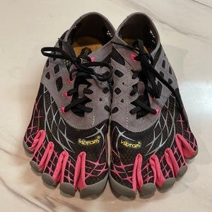Vibram Fivefingers Seeya LS Toe shoes